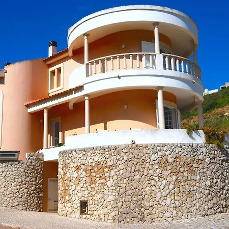 בית נופש Lighthouse - House With Amazing Sea Views סאו מרטיניו דו פורטו